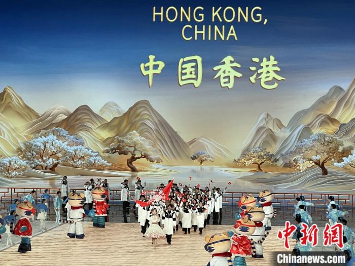 哈尔滨亚冬会开幕式：香港代表团入场引爆全场