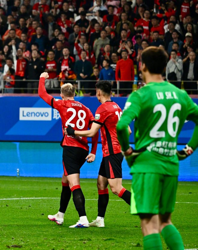 刘世博失误成关键 球队主场告负 青岛西海岸趁机