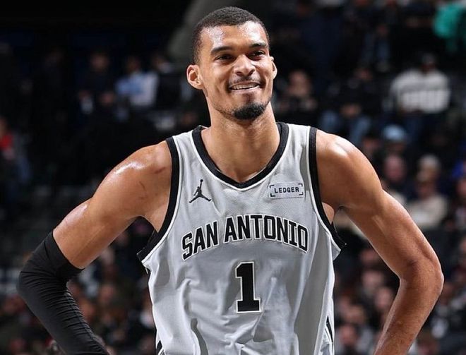 詹金斯力压杜兰特文班亚马当选今日最佳球员