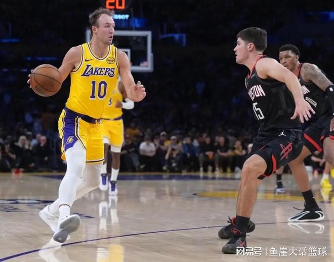 湖人主场力克火箭 詹姆斯19+8+13助球队逆转