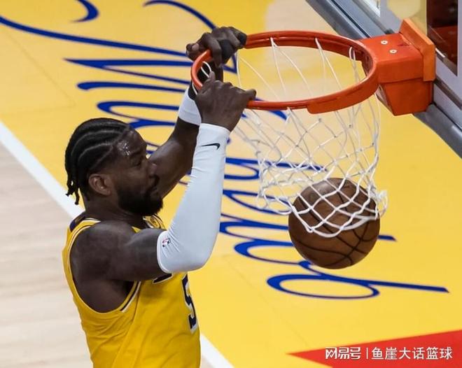 湖人主场力克火箭 詹姆斯19+8+13助球队逆转