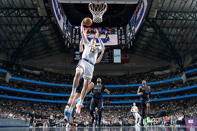 雷霆123-87大胜湖人 拉拉维亚低迷难掩球队颓势